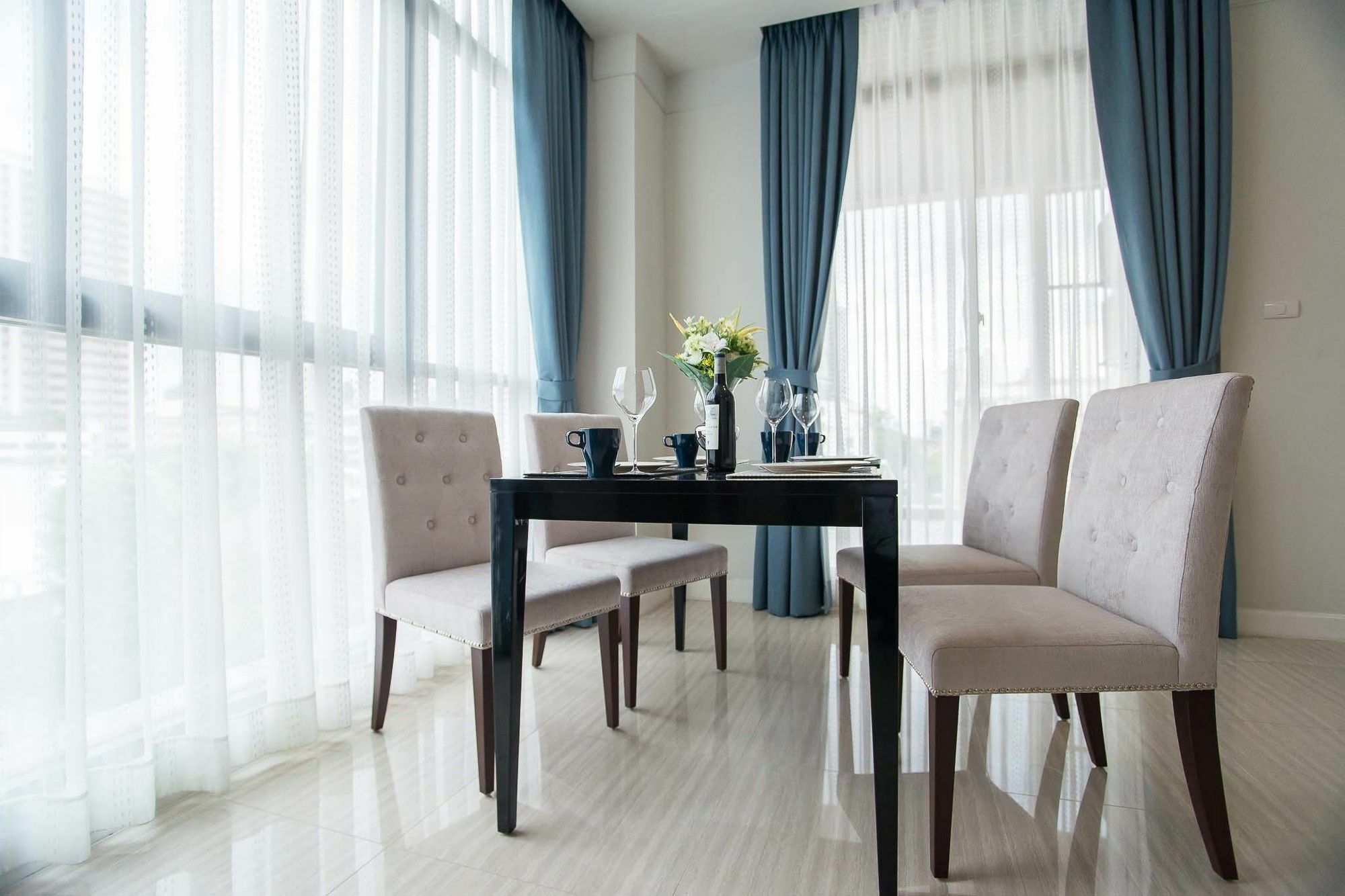 Metropolis Suites Bangkok, Tapestry Collection By Hilton Exterior foto